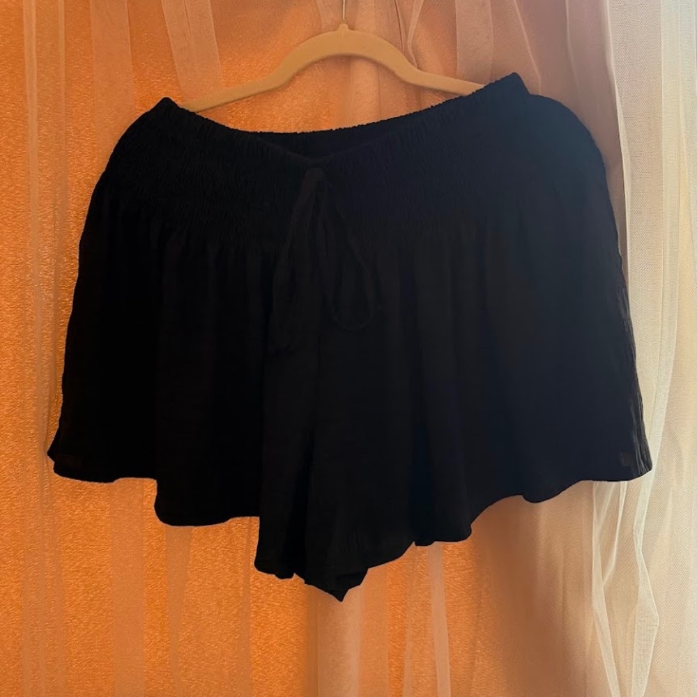 black skirt/ short L